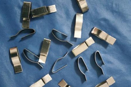 如何做好精密五金彈片的清潔工作？